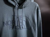 新品 THE NORTH FACE ノースフェイス【Mサイズ】ハーフドームロゴ HALF DOME PULLOVER HOODY スウェット パーカー /GOBLIN BLUE_画像3