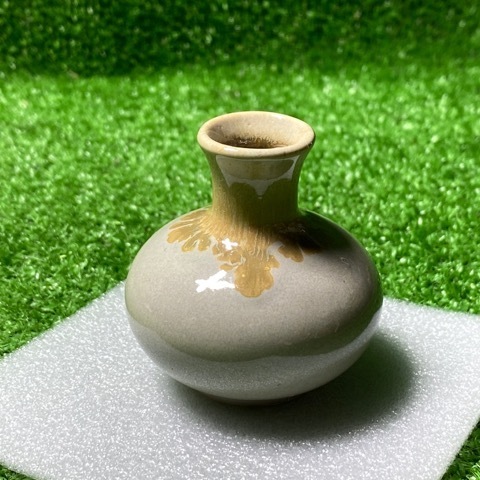 【委託品84】　骨董品　一輪挿し　花瓶　インテリア　高さ約　5.9㎝　陶器　長期保管品