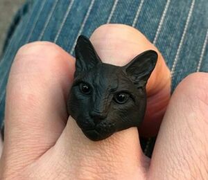 同梱Ok送安[ ねこネコ猫リング指輪ブラック黒 ]アニマル猫耳フェイス猫科アクセサリー金属 夜行性キャット生き物 動物 哺乳類 装身具 顔 頭