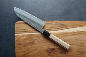三徳包丁 堺打刃物 助松 銀三鋼 梨地 八角柄 水牛口輪 170㎜ Japanese Knife Santoku Knife Ginsan Steel Nashiji Finish