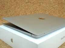 【中古 美品】MacBook Air MGN93J/A シルバー[13.3インチ Late 2020 M1チップ 8コア / 8GB / SSD：256GB] 充放電回数6回(MFA768-1)_画像4