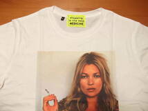 新品【KATE MOSS】ケイトモス セクシー タバコ プリント Tシャツ XL // セレブ スーパーモデル_画像3