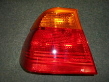 美品　BMW E46 3シリーズ セダン 左右 テールライト レンズ 8364921/8364922　管理1060_画像2