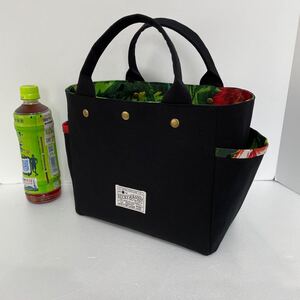 11号帆布サイドポケットのトートバッグ 黒とハイビスカス ハンドメイド