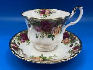 【未使用 超美品 箱なし】ROYAL ALBERT ロイヤルアルバート ★カップ&ソーサー 4/6 ★Old Country Roses ★サイズ 90mm×高さ70mm / 140mm