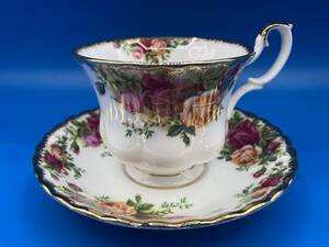 【未使用 超美品 箱なし】ROYAL ALBERT ロイヤルアルバート ★カップ&ソーサー 6/6 ★Old Country Roses ★サイズ 90mm×高さ70mm / 140mm