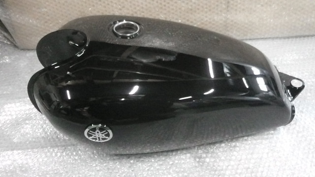 ヤフオク! -「sr400 タンク fi」(タンク) (パーツ)の落札相場・落札価格