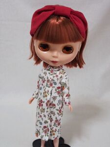 ハンドメイド*ネオブライス/リカちゃんサイズお洋服セット人形/アウトフィット衣装/長袖シャツ/花柄ワンピース/ヘアバンド/ドール服/レトロ