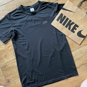 新品 NIKE トレーニングシャツ Tシャツ スポーツウェア 半袖 夏 メンズ ブラック 黒 ナイキ