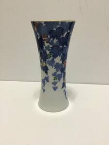 香蘭社　花瓶　花器　スッキリとしたデザインの花入れです。