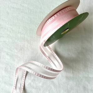 Lilacライラック　リボン　ピンク　透かしストライプ柄　ワイヤー無し　２８ミリ幅　15.4メートル　ナイロン