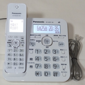 動作確認済み・美品 パナソニック コードレス電話機 VE-GZ51-W（VE-GZ51DL-W）/ KX-FKD353-W2