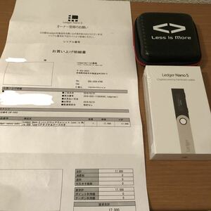 【正規店購入品】 Ledger nano S ハードウェアウォレットLess is More USB Type-Cアダプタ & ケース付き