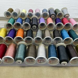 工業用ミシン糸、テトロン糸50番、エースクラウン50番36本(36色)残糸です。 なるべく太巻きの物を選びました。