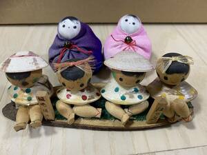 民芸品　貝と木で作成された人形　ひなお手玉