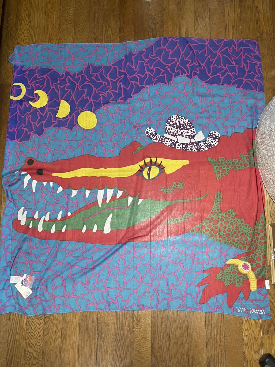 ユニクロ×草間彌生ワニ月食ストール大判スカーフ絵画クロコダイル鰐