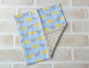 * hand made * soft gauze handkerchie 18×18 cat .. yellow light blue 