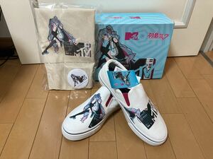 新品　26㎝　数量限定 MTV × 初音ミクxドン・キホーテ コラボ スニーカー トートバッグ 缶バッジ セット スリッポン　ホワイト　白　@自