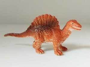 恐竜　きょうりゅう　キョウリュウ　　スピノサウルス　すぴのさうるす　フィギュア　置物　置き物　飾り物　飾り
