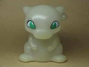 ポケットモンスター ポケモン貯金箱 ミュウ 蓄光バージョン