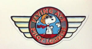 海外　限定品　送料込み FLYING ACE PILOT LOUNGE STICKER DECAL ピーナッツ スヌーピーステッカーシール デカール 88mm × 50mmステッカー