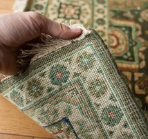 送料無料 ラグ マット 絨毯 手織り絨毯 手織りのインド絨毯(約185cm x 約128cm) 玄関マット 手編み絨毯_画像10