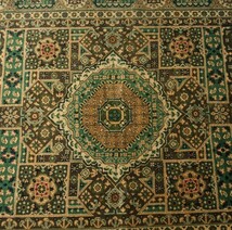 送料無料 ラグ マット 絨毯 手織り絨毯 手織りのインド絨毯(約185cm x 約128cm) 玄関マット 手編み絨毯_画像3