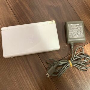 ニンテンドーDS Lite 任天堂DS 充電器　Nintendo NINTENDO クリスタルホワイト