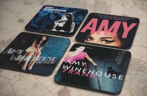 人気レア!《エイミー・ワインハウス-Amy Winehouse》オリジナル・アルバム ジャケット デザイン コルク製 コースター 4個セット-1-4(1)