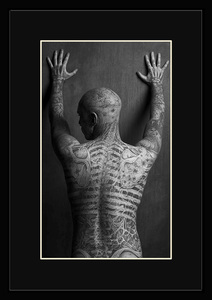 BW:Rick Genest/リック・ジェネスト/Zombie Boy/ゾンビボーイ/刺青タトゥーモデル/モノクロ写真フレーム-9(black mat/ブラックマット)