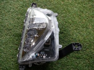 トヨタ純正 ZVW50 ZVW51 ZVW55 50 プリウス 前期 LED フォグランプ フォグライト 右側 運転席 KOITO 47-83 点灯確認済 m-22-5-493