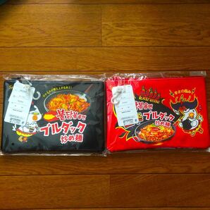 ポーチ ブルダック炒め麺 ポーチ ブラック レッド 未使用品