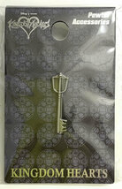 Disney (ディズニー) Kingdom Hearts (キングダム ハーツ) Kingdom Key Lapel Pin メタルラペルピン☆_画像1