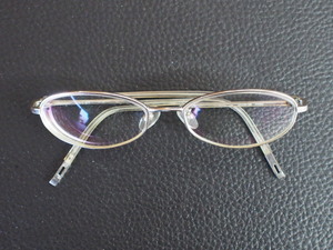 ヴィンテージ GUCCI グッチ オーバル フルリム 眼鏡 メガネフレーム 日本製 サイズ: 52□16-138 材質: チタン 管理No.13568