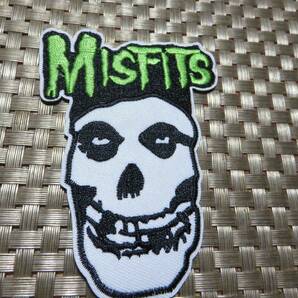 英語（黒白黄緑）◆新品 ミスフィッツThe Misfits アメリカ ハードコアパンク・バンド 顔面 刺繍ワッペン◎音楽 ミュージックの画像1