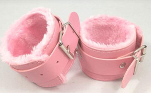 手錠 かわいい手錠 かわいいピンク 新品