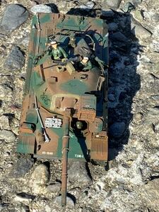 陸上自衛隊　74式戦車　プラモデル　完成品　ジオラマ