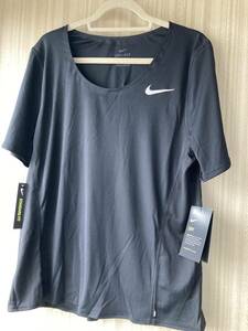 ! новый товар с биркой NIKE Nike Basic короткий рукав T верх обычная цена 5,500 иен чёрный М бег Dance футболка 