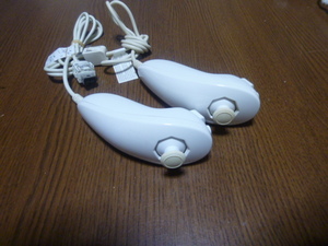 N044【送料無料 動作確認済】Wii ヌンチャク 2個セット　ホワイト 白　NINTENDO　任天堂 純正 