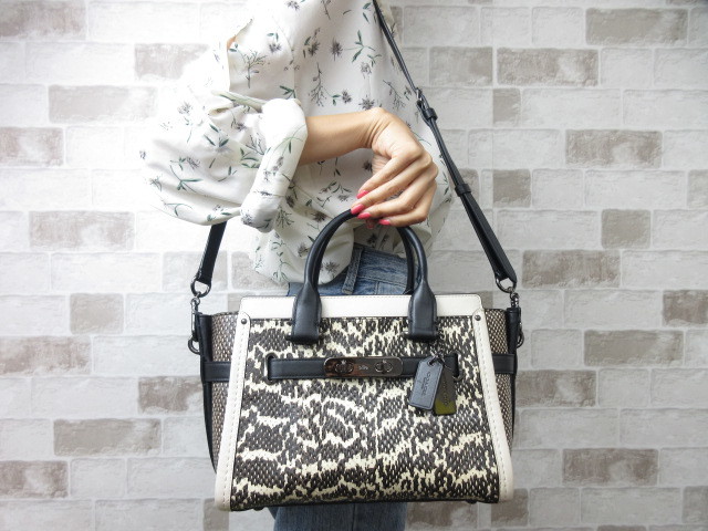 世界的に コーチ 【極美品】COACH ハンドバッグ パイソン柄 2way 入庫 coach パイソンバッグ2WAY ハンドバッグ