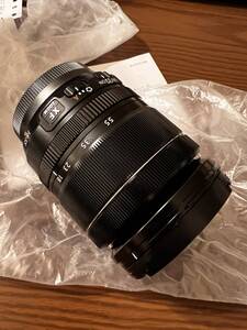美品 FUJIFILM ズームレンズ FUJINON SUPER EBC XF 18-55mm F2.8-4 R LM OIS 金属レンズフード付き