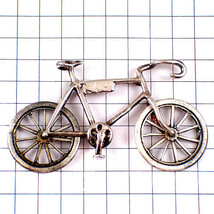 ピンバッジ・自転車シルバー銀色タイヤ可動式◆フランス限定ピンズ◆レアなヴィンテージものピンバッチ_画像1