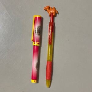ボールペン 黒 2本セット 動物柄 ハリネズミ・ラクダ 未使用品