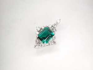  beautiful goods K18(WG) Kyocera kre sun veil repeated crystal emerald pendant top 