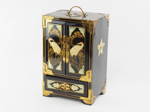 格安販売中 アンティーク中国の宝石箱 翡翠の飾り付き - 工芸品
