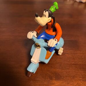 (特別値下げ)ディズニー グーフィー フィギュア ゼンマイ スクーター バイク