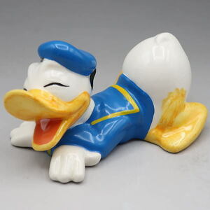  Disney Donald ceramics figure ... laughing .enesko company production end goods 