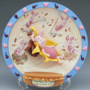  Disney Пятачок фигурка plate Bradford Exchange 2002 год индивидуальный номер ввод [Some Days You Could Use a Little Lift]