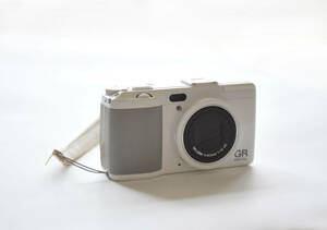 RICOPH　GR　DIGITAL　Ⅳ　リコーデジタルカメラ　ホワイト