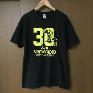 ゲーリーヤマモト Gary Yamamoto 30th ブラックバス バス釣り 半袖 Tシャツ ブラック L